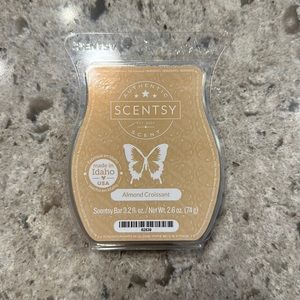 Scentsy Almond Croissant Bar